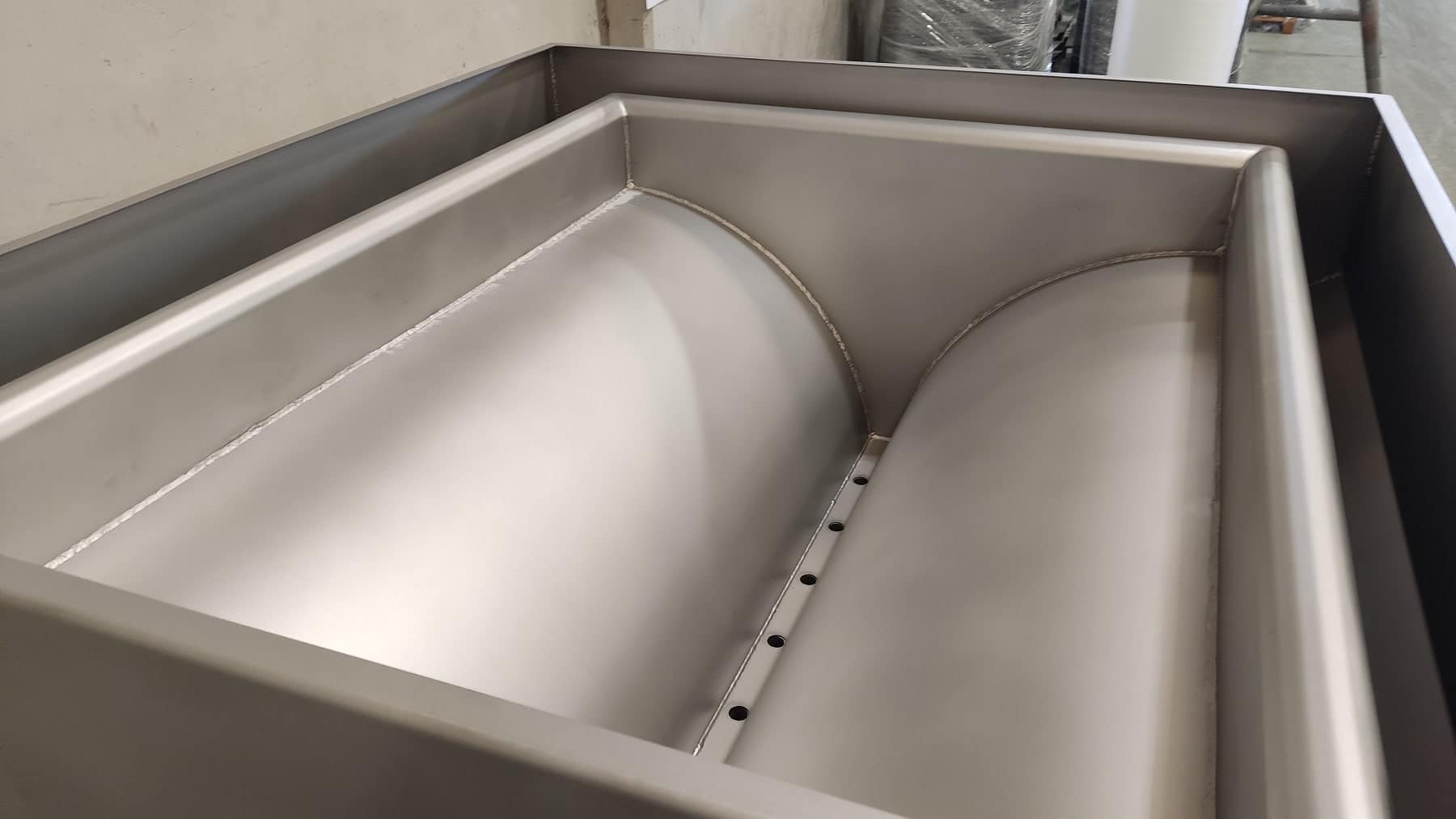 Imagen de una pieza de acero galvanizado